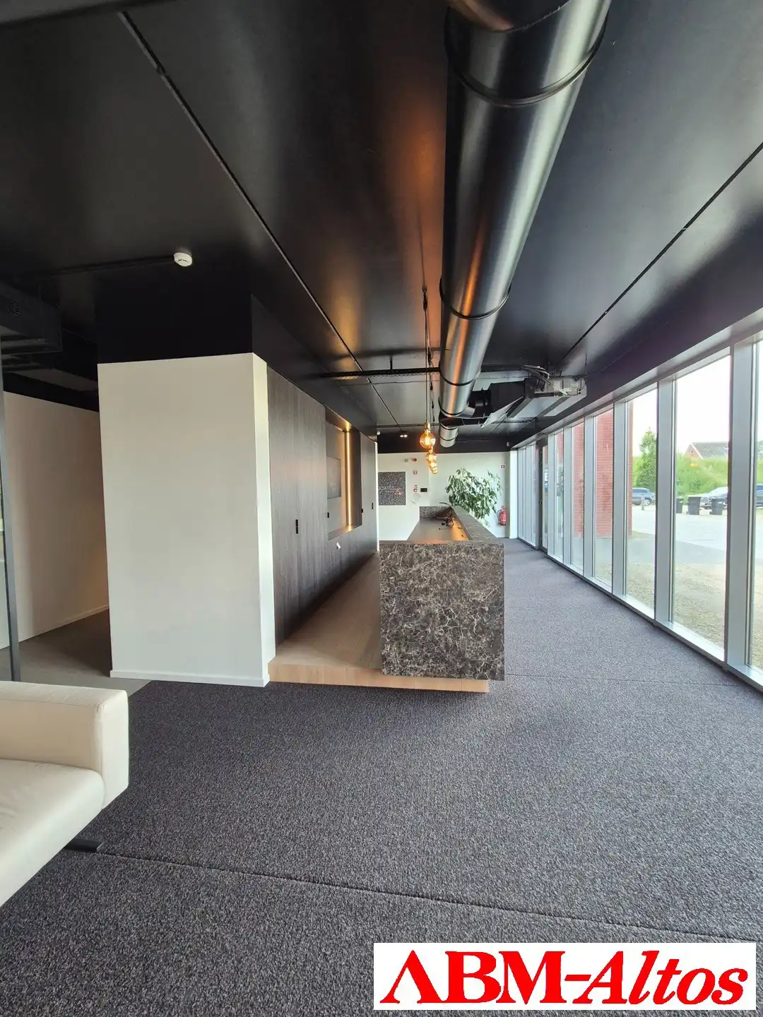 Herent: Exclusieve kantoorruimte te koop foto {{pictureIndex}}