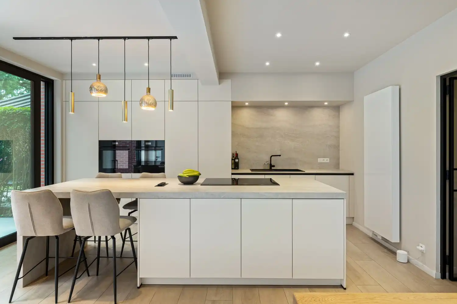 Instapklare woning met 4 slpkrs in hartje Edegem foto 7