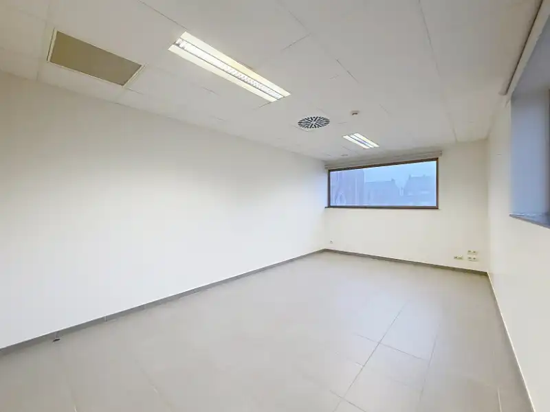 Instapklare kantoorruimte te huur foto 3