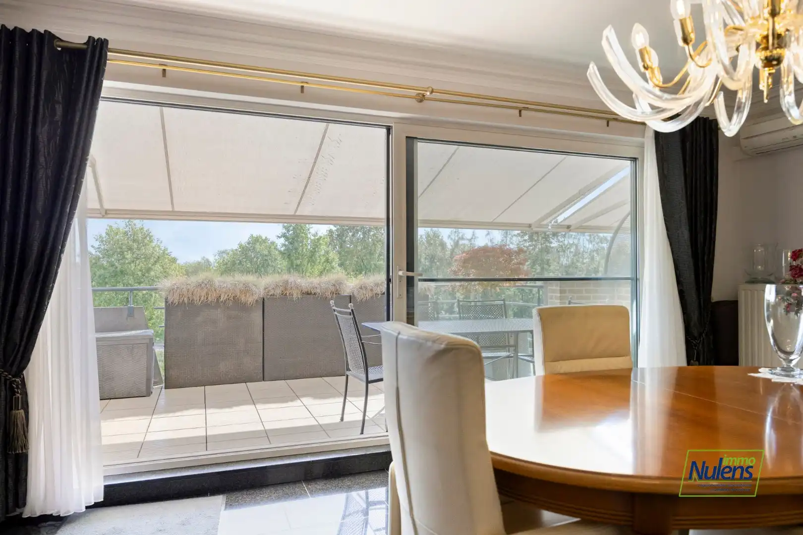 PRACHTIG APPARTEMENT van 105 M² met 2 SLAAPKAMERS,  2 TERRASSEN EN AUTOSTANDPLAATS IN HARTJE LANAKEN! foto 12