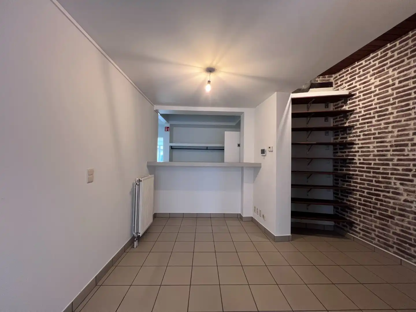 Ruime en lichtrijke woning met tuin te huur in Zomergem foto 9