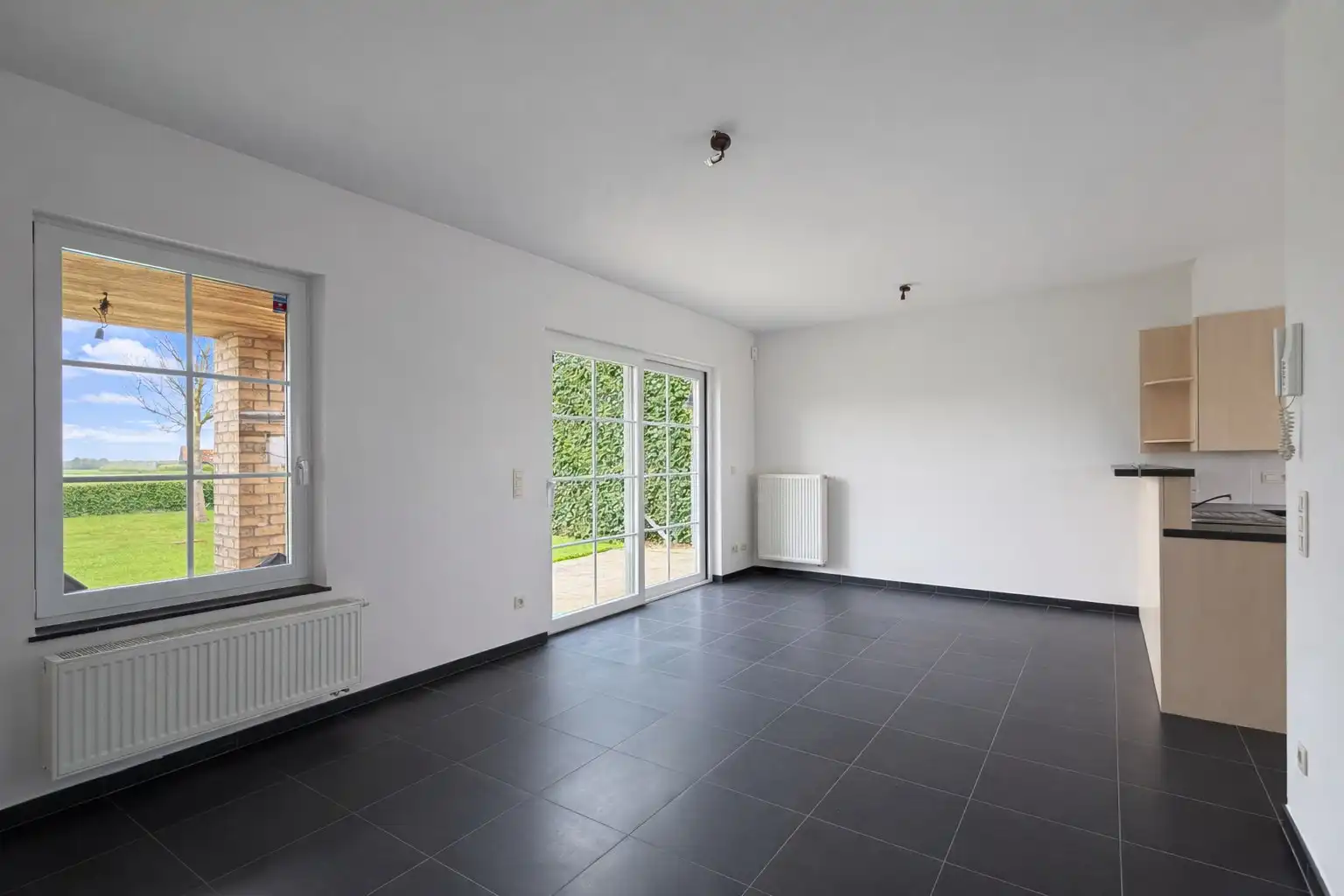 Fermette met atelierruimte/opslagruimte op prachtige locatie foto 5