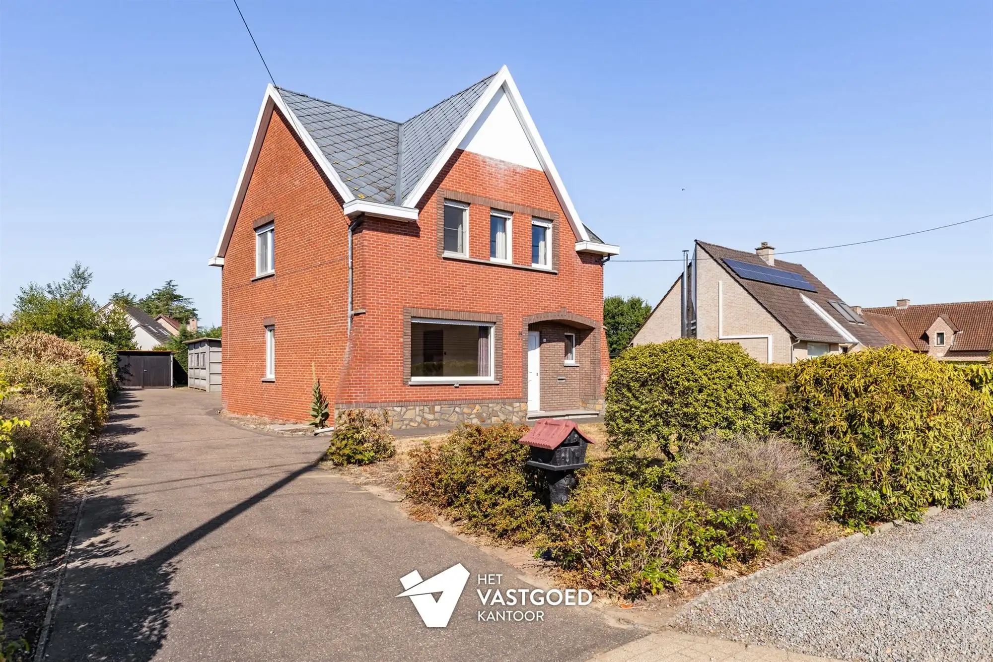 Hoofdfoto van de publicatie: WONING MET POTENTIEEL (155M²) MET 3 SLAAPKAMERS EN GARAGE OP EEN PERCEEL VAN 12 ARE TE TESSENDERLO