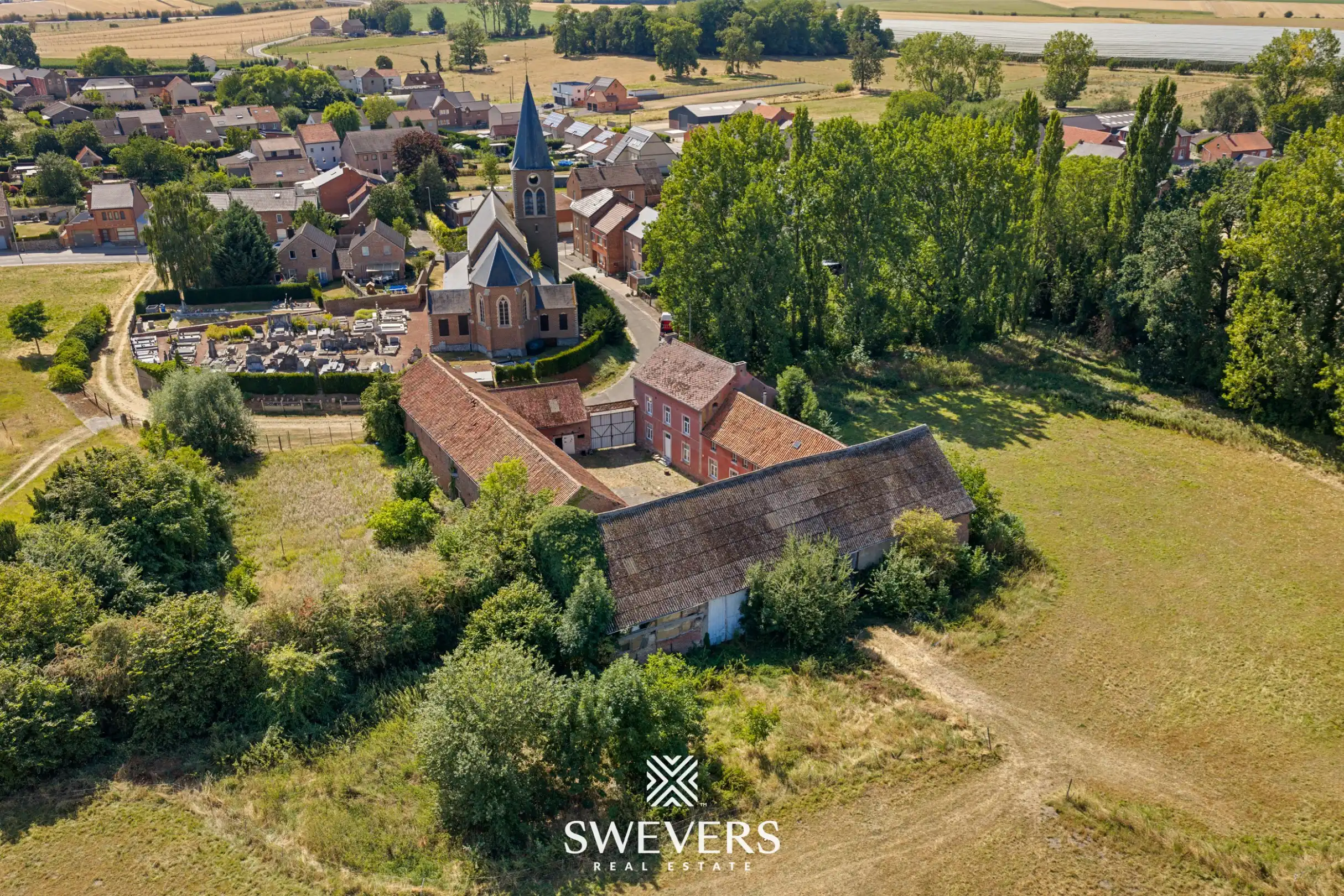 Karaktervolle vierkantshoeve op ruim 4 hectare met uitzonderlijk veel potentieel foto 48