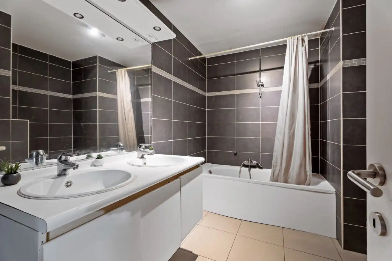 Passendale – Residentie Zuidkant: Investeer zorgeloos of woon comfortabel foto 8