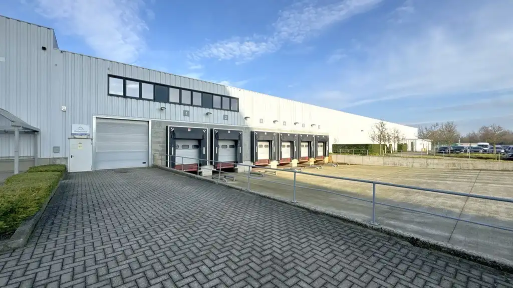 Logistieke loods met laadkades te huur nabij E19 in Kontich foto 12