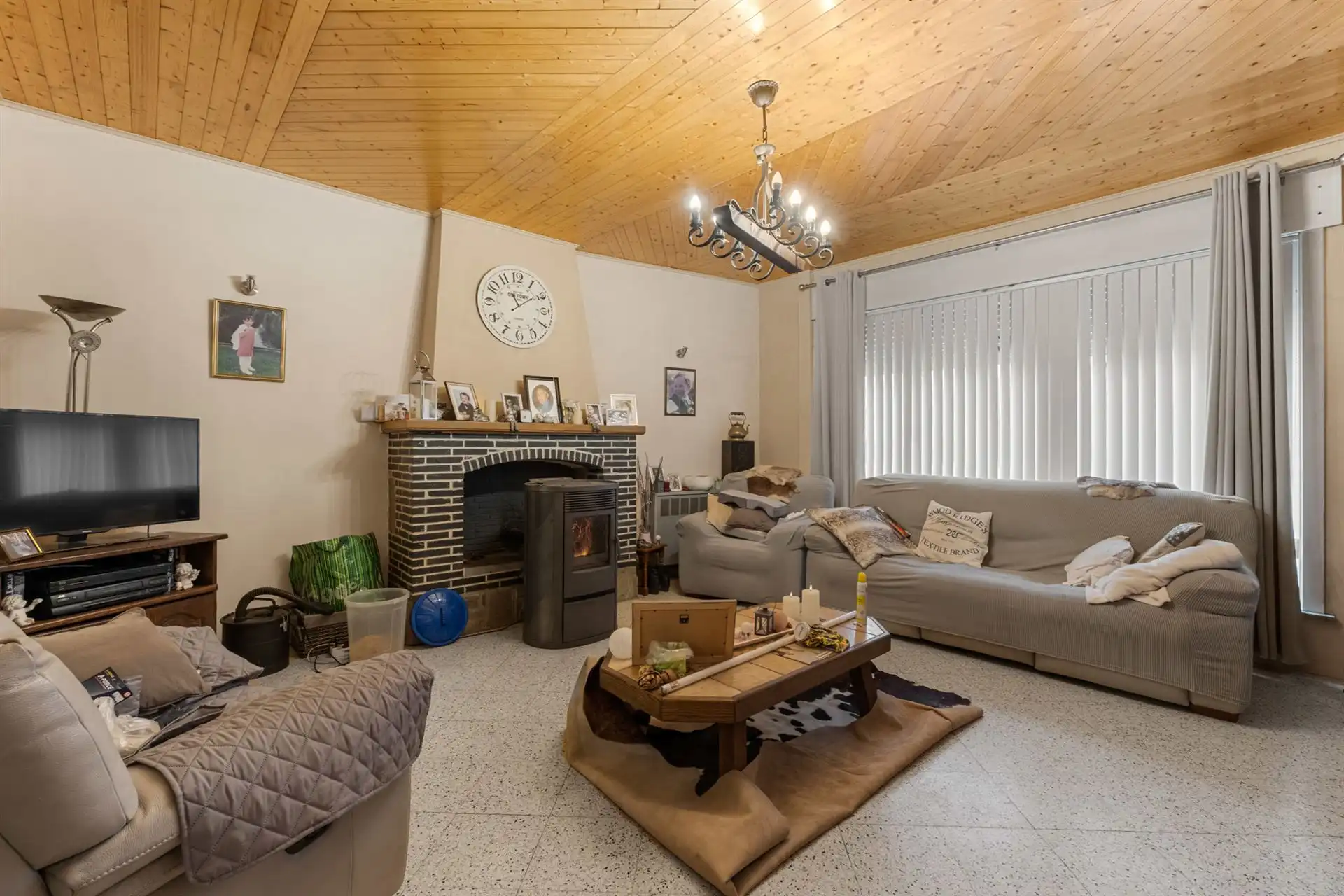 FEESTZAAL met bijhorende woning! foto 10