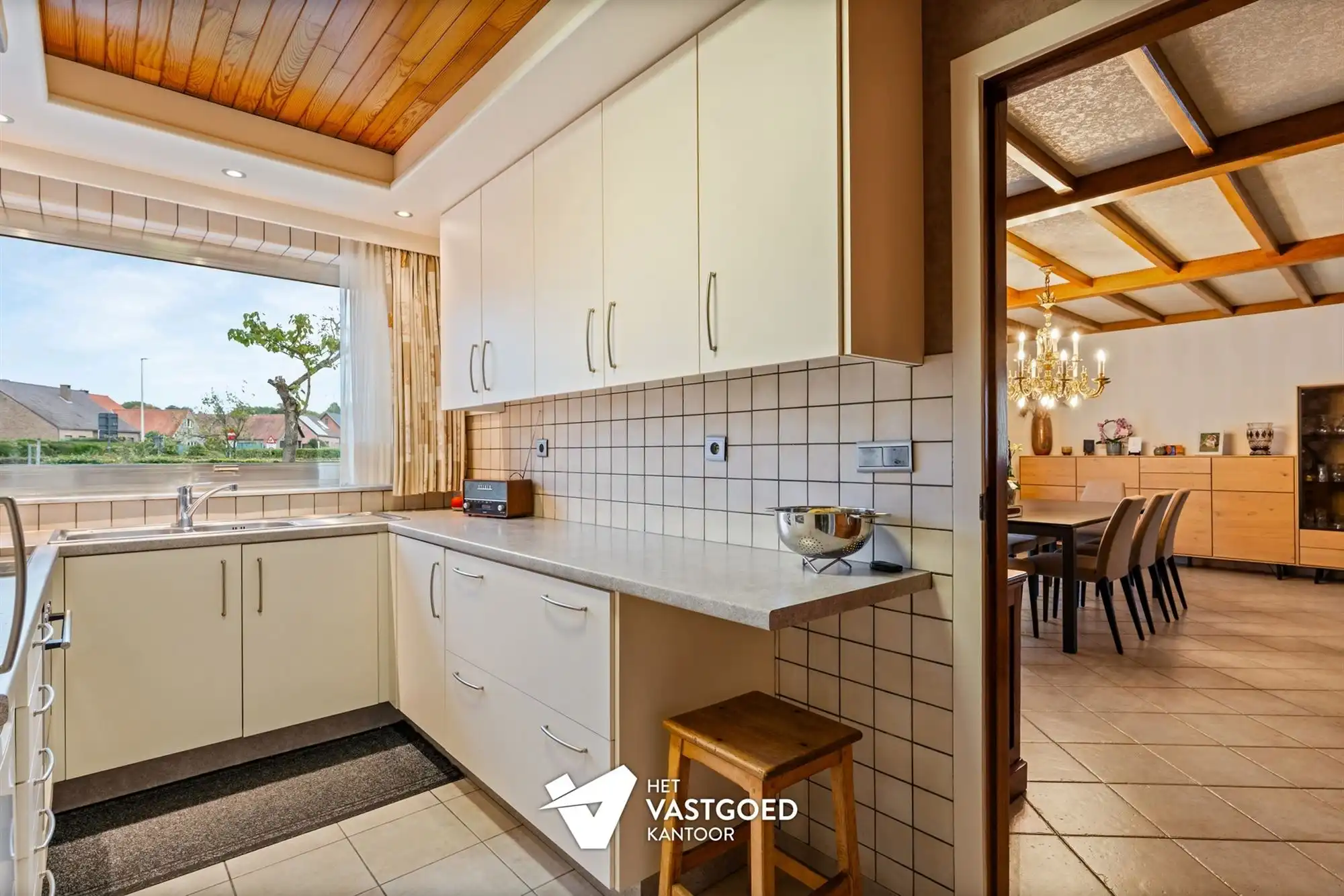 PERFECT ONDERHOUDEN WONING MET 4 SLAAPKAMERS OP EEN RUIM HOEKPERCEEL VAN 12A75 EN CENTRALE LIGGING TE LUMMEN foto 11