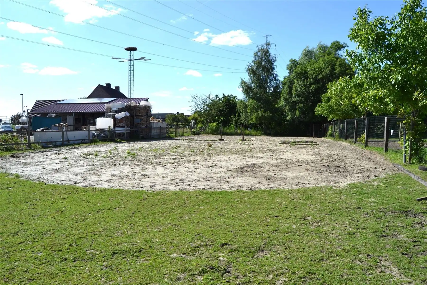 Stalling met 4 boxen, piste en weides samen 5000 m² foto 3