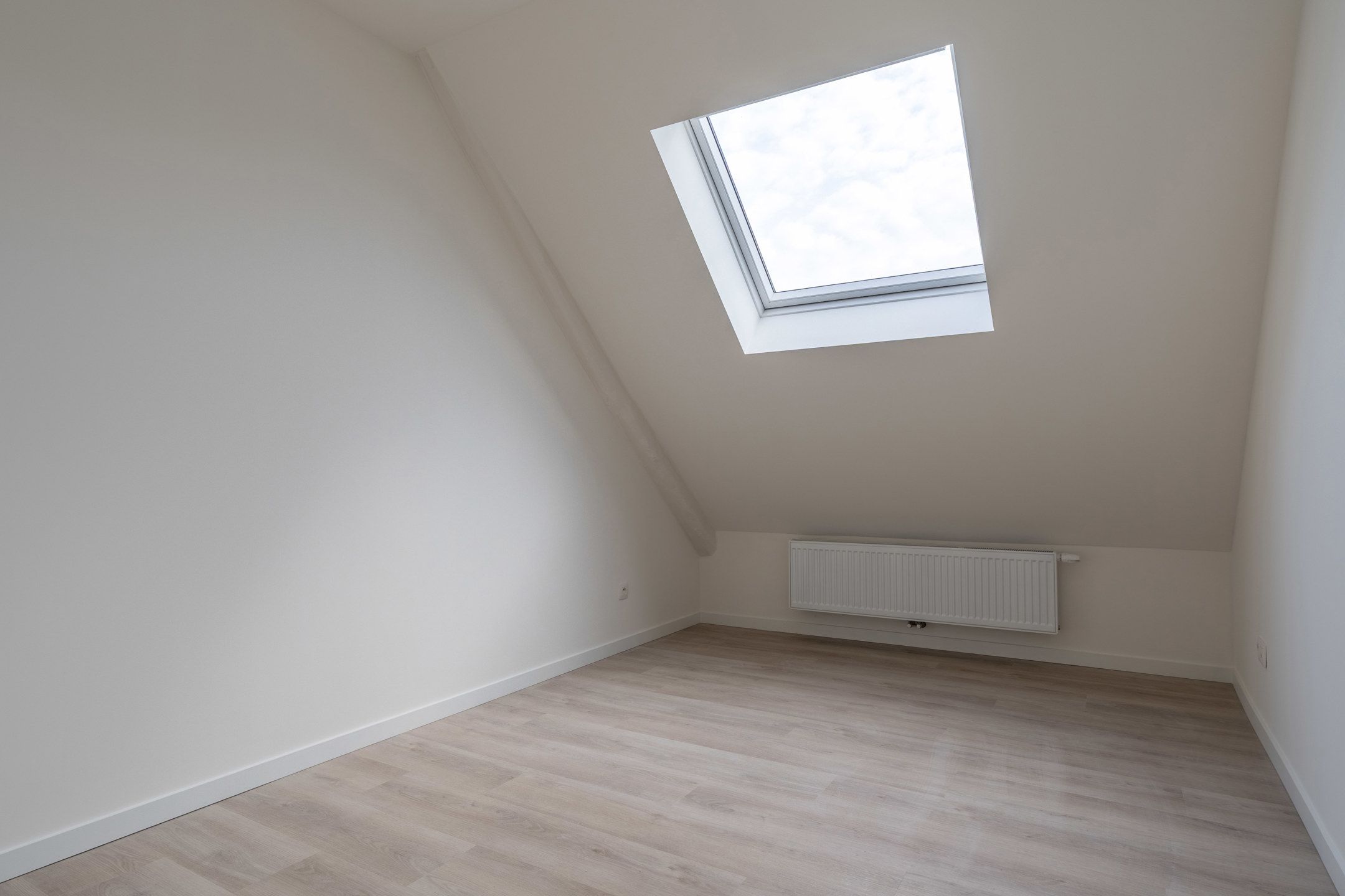 Gerenoveerde woning met 4 slaapkamers op 375m² te Arendonk. foto 22
