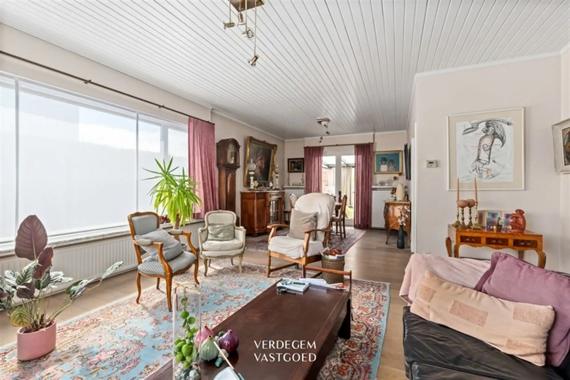 Vrijstaande woning met 3 slaapkamers op ruim perceel van 1207m² foto 4