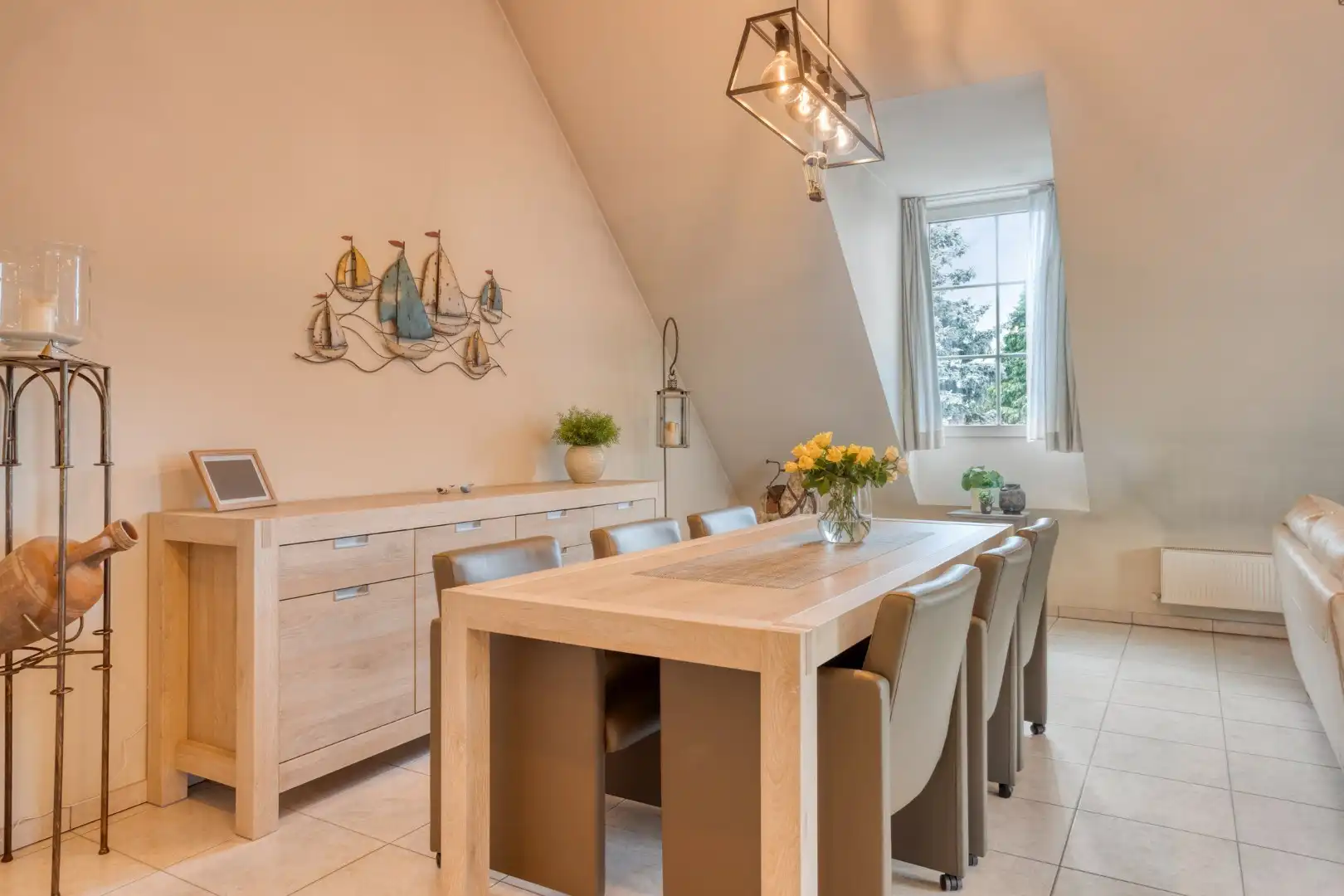 Stijlvol dakappartement met 2 slaapkamers en alle comfort foto 7