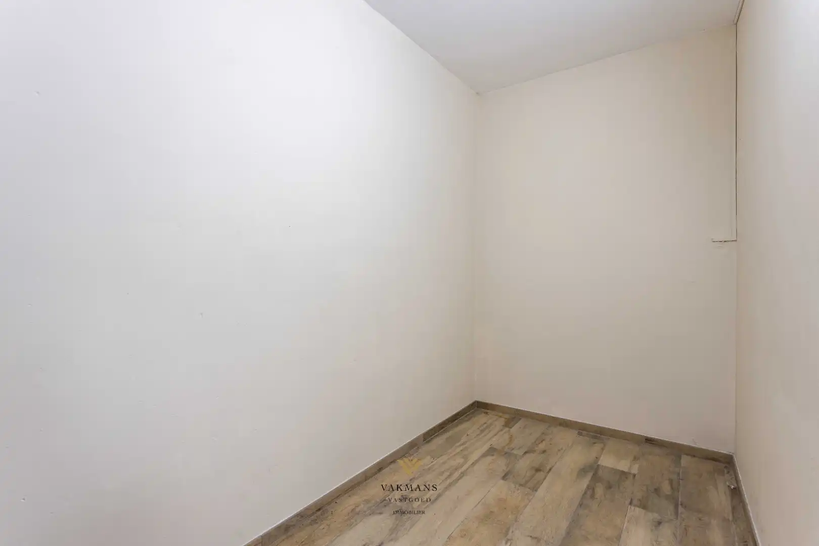 Ruime en charmante alleenstaande woning met 5 slaapkamers en 2 badkamers foto 23