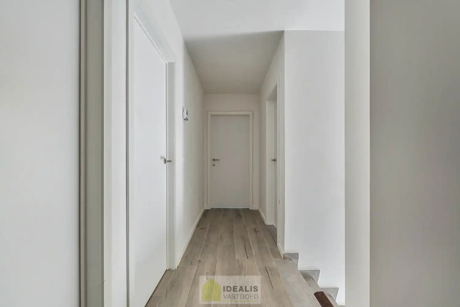 IDEALIS VASTGOED – AANGENAME INSTAPKLARE ÉÉNGEZINSWONING NABIJ HET CENTRUM VAN HEPPEN (LEOPOLDSBURG)! De woning omvat 141m² netto bewoonbare oppervlakte met een fijne leefruimte, 3 slaapkamers, eetkamer, dressing en badkamer!! Zeer geschikt voor kandidaten op zoek naar een instapklare woning met een vlotte bereikbaarheid van woonkernen als Heppen, Leopoldsburg, Beringen en Ham, tevens een vlotte verbinding naar autosnelweg E314! foto 13