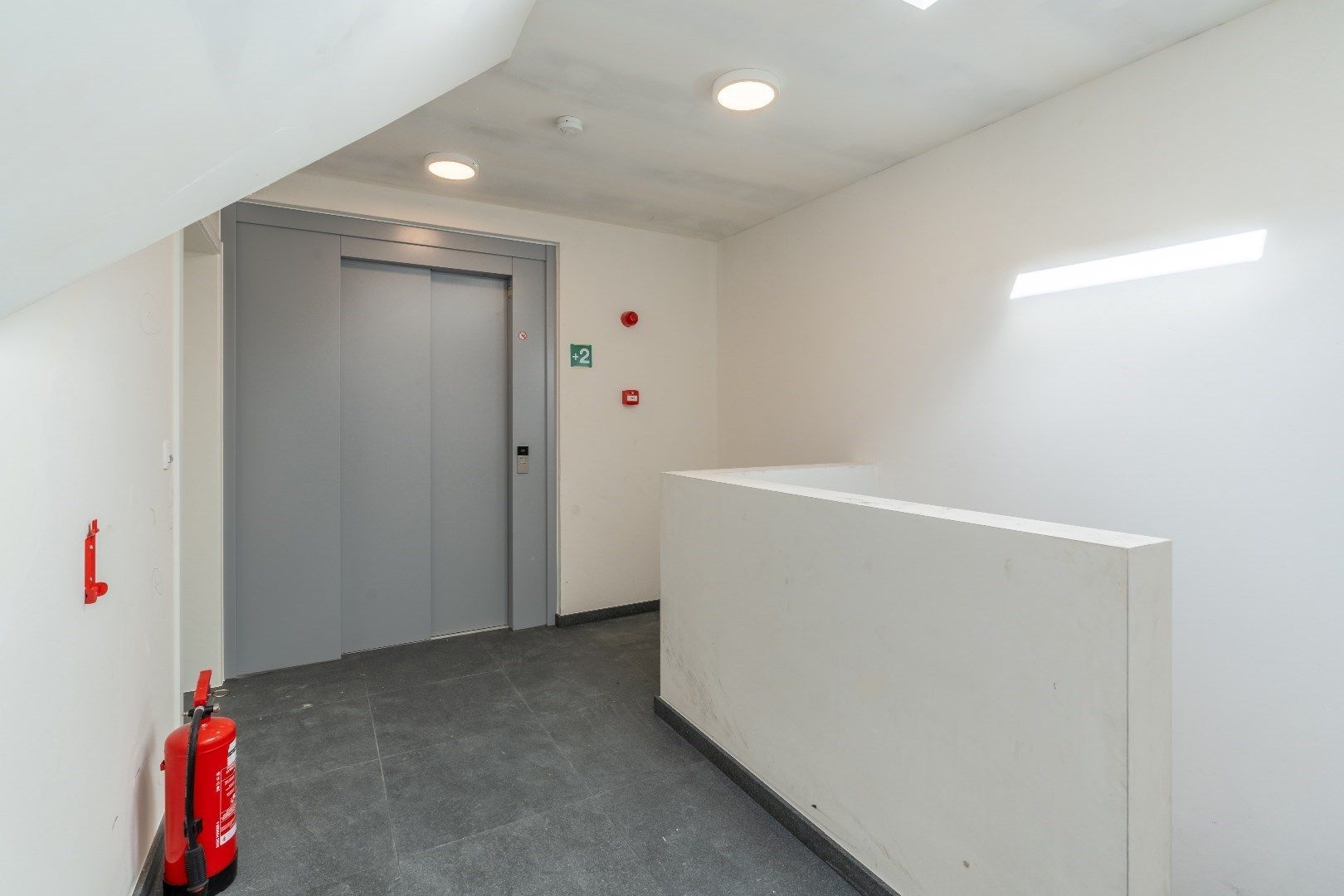 Zeer ruim penthouse met twee slaapkamers, ruim terras en garage - reeds 70% VERKOCHT foto 3