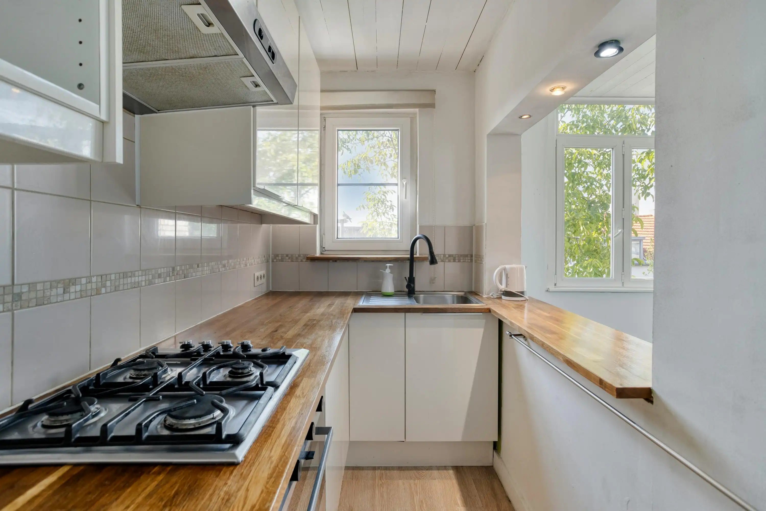 Huis met twee slaapkamers en terras te koop in Deurne! foto 10