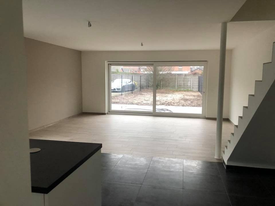 Moderne energiezuinige 3 slaapkamer woning foto 3