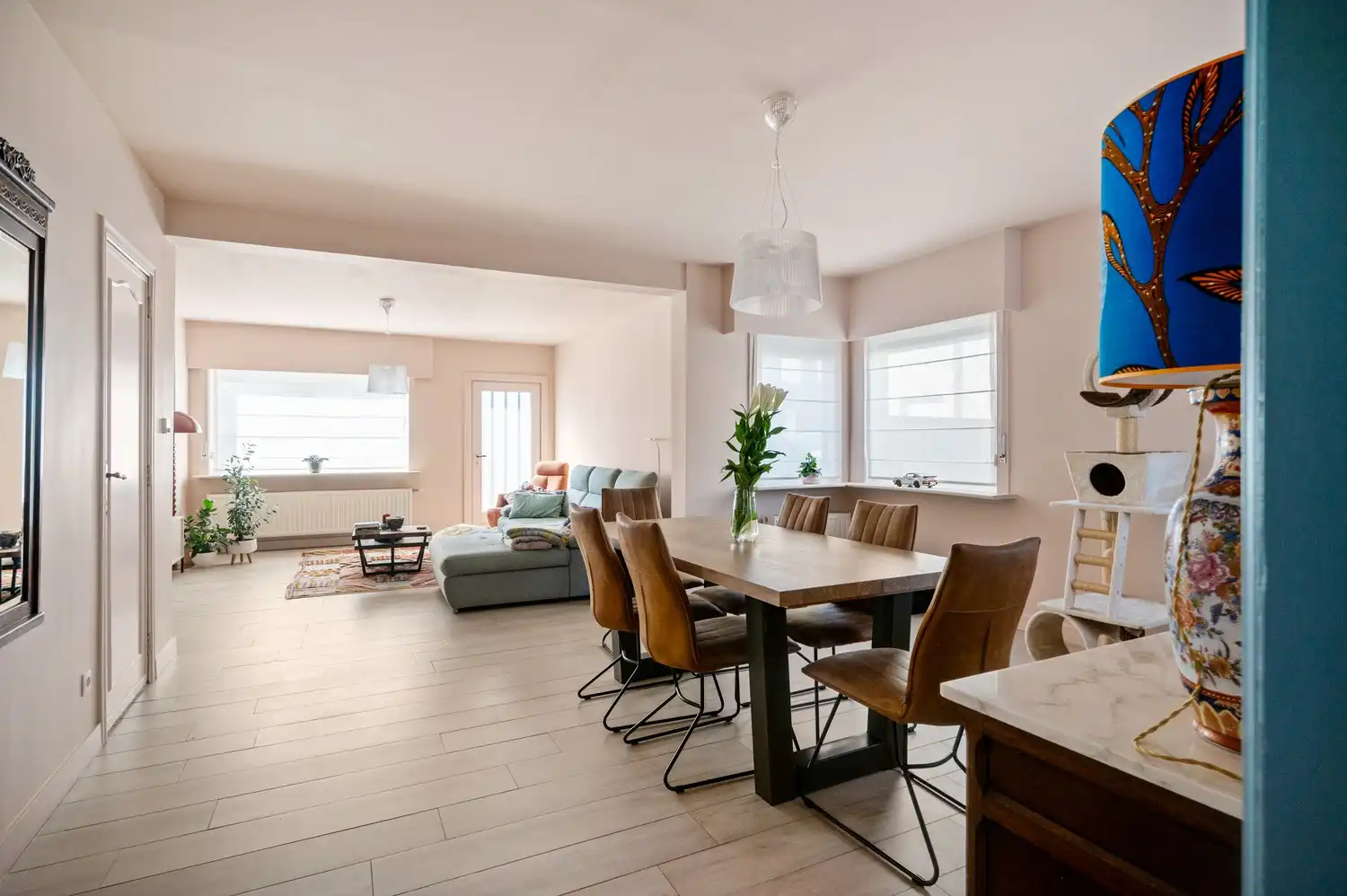 Energiezuinige gerenoveerde woning met 2 ruime slaapkamers en garage foto 2