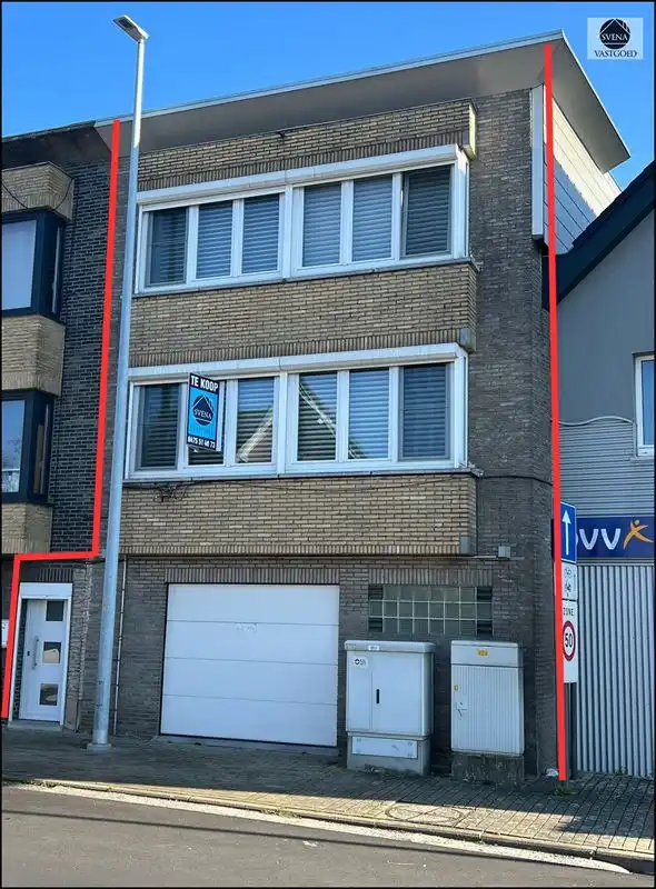 ZEER GOED GELEGEN, MOOIE WONING MET GARAGE foto {{pictureIndex}}