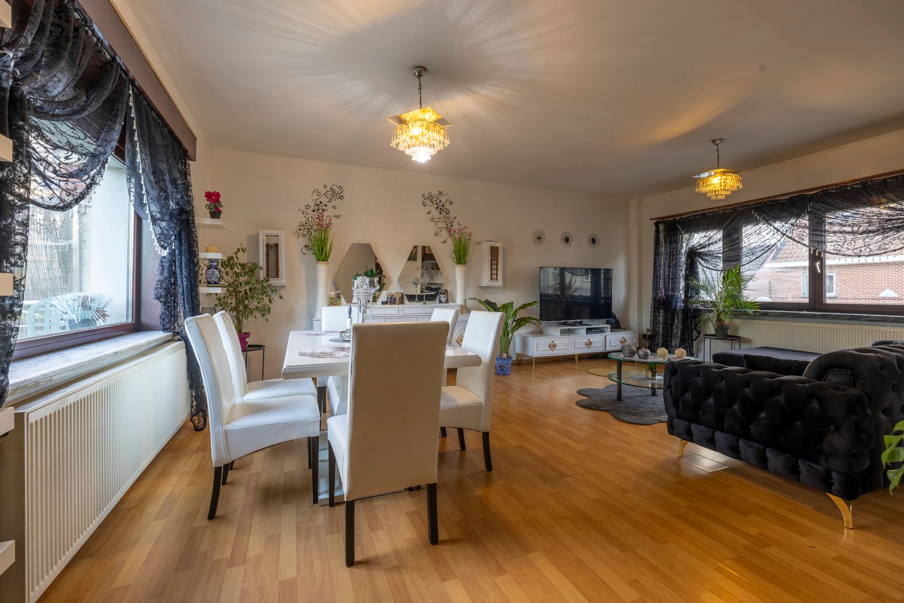 WONING MET TUIN EN GARAGE TE KOOP IN RUSTIGE STRAAT!! foto 9