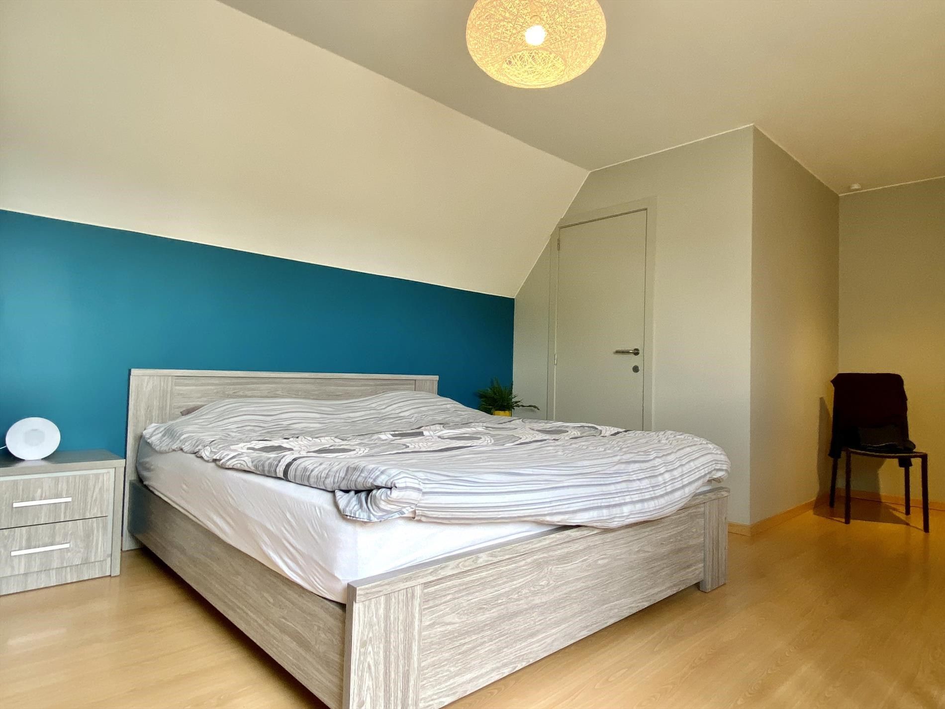 Hedendaags appartement met terras. foto 12