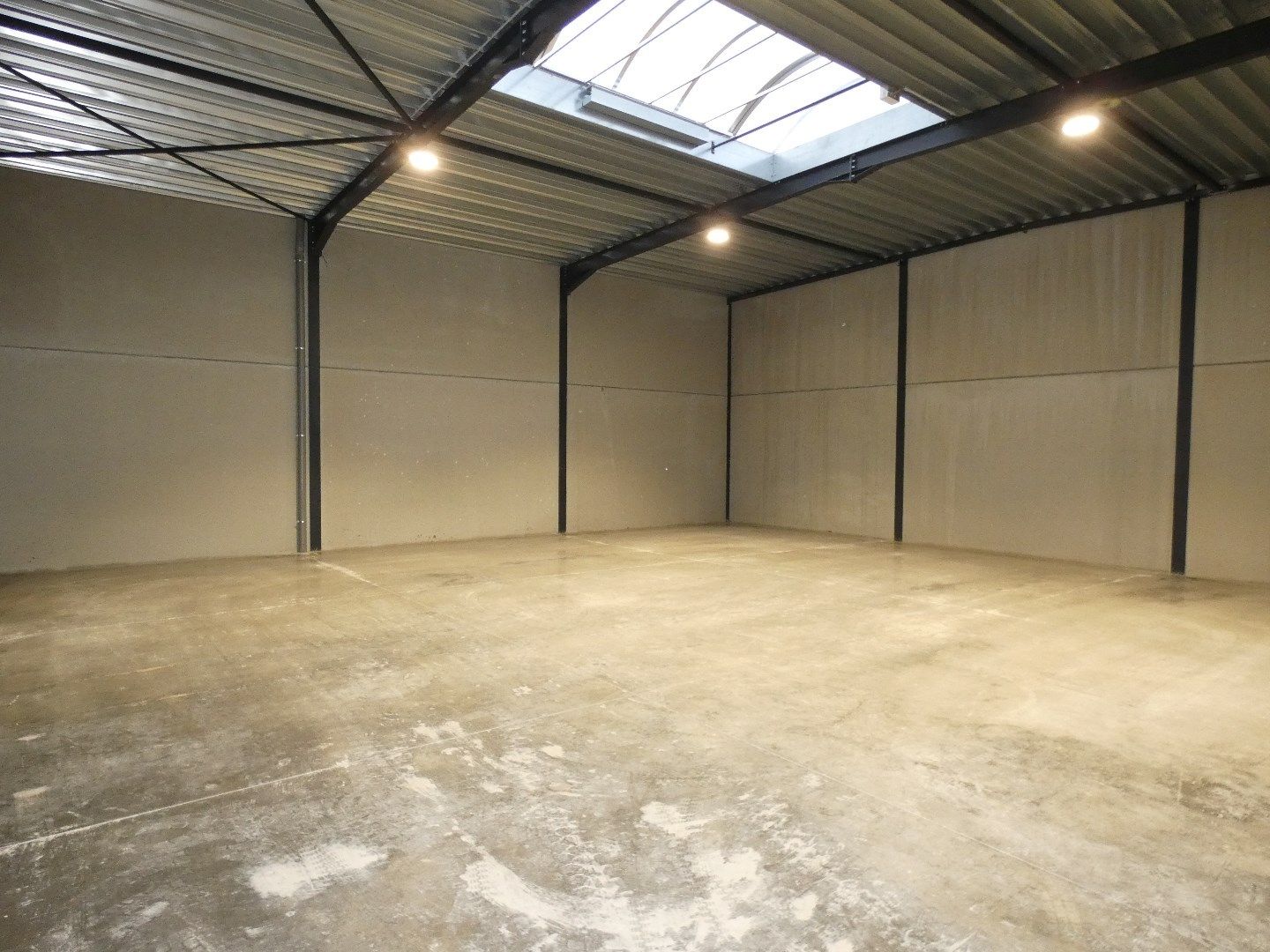 Loods - opslagruimte (225 m²), Industrieterrein Torhout foto 5
