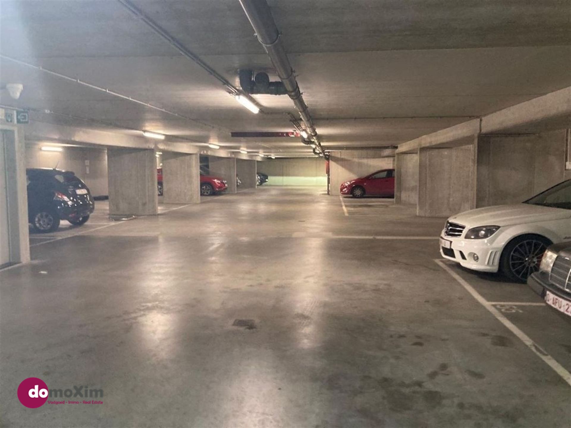 Parkeerplaats nabij de Europese Commissie foto {{pictureIndex}}
