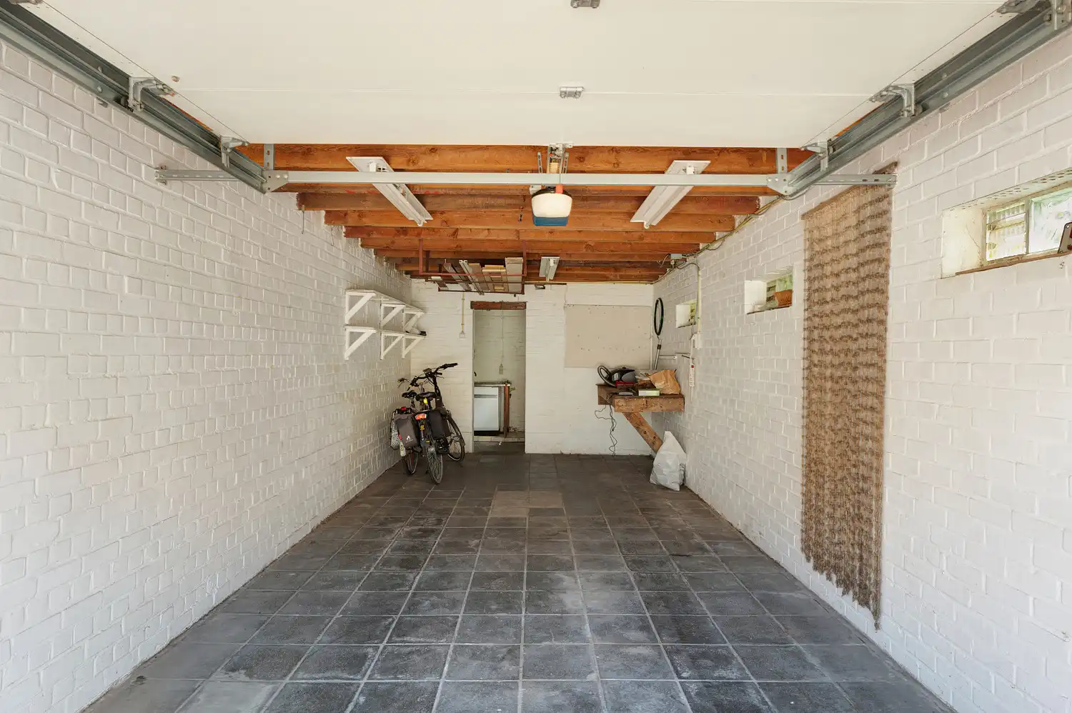 Hoekwoning met garage en zonnige tuin in het centrum van Heist foto 10