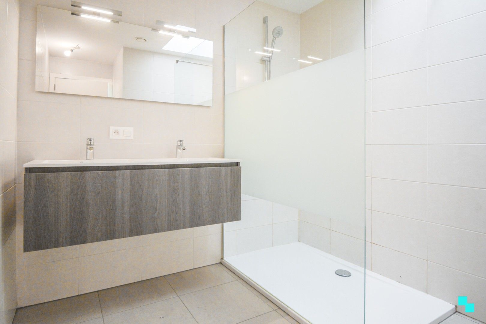 Gelijkvloerse, energiezuinige woning te Westrozebeke foto 16