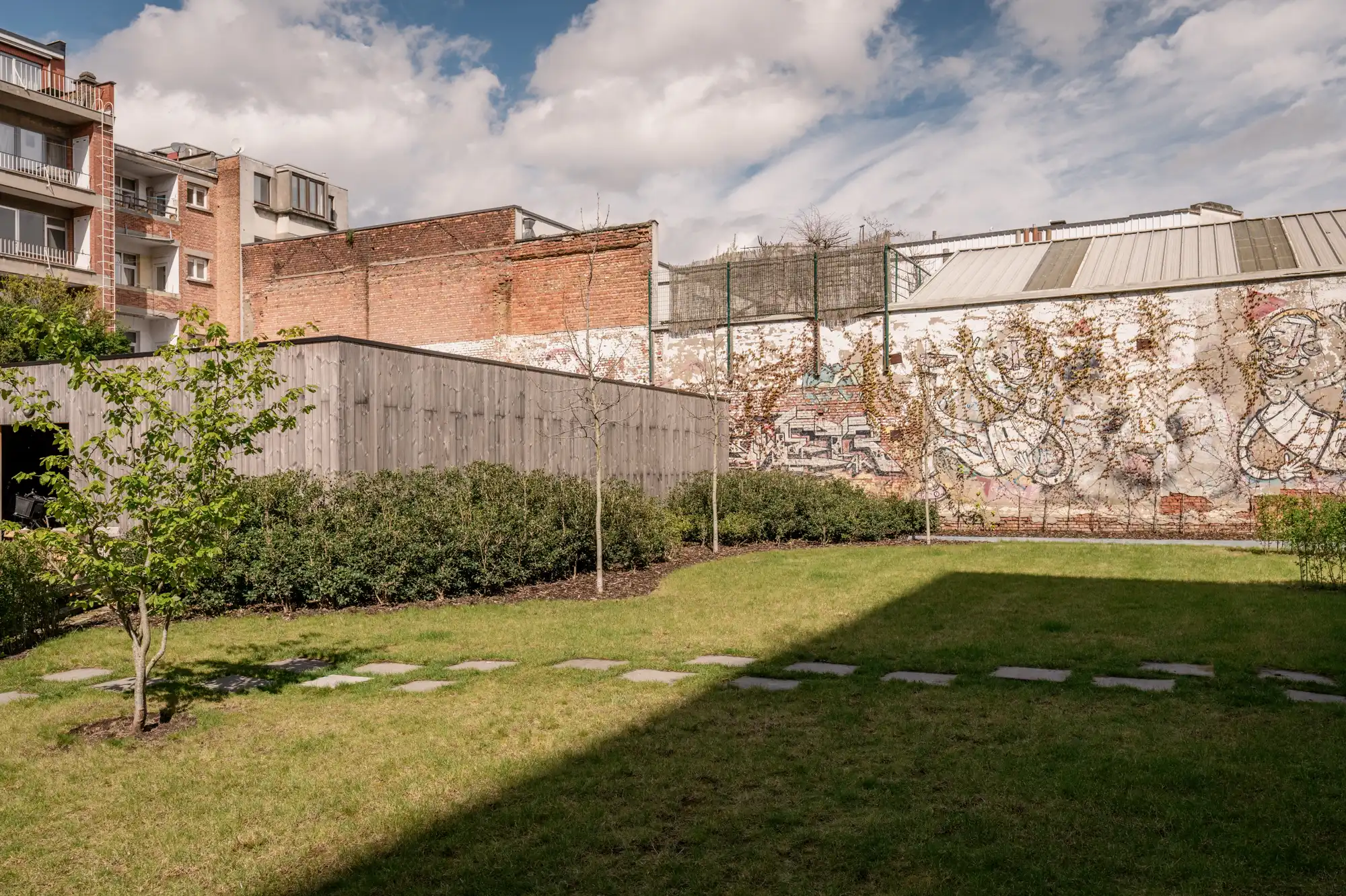 Functionele studio met terras, gemeenschappelijke binnentuin en ondergrondse autostaanplaats(en). foto 11