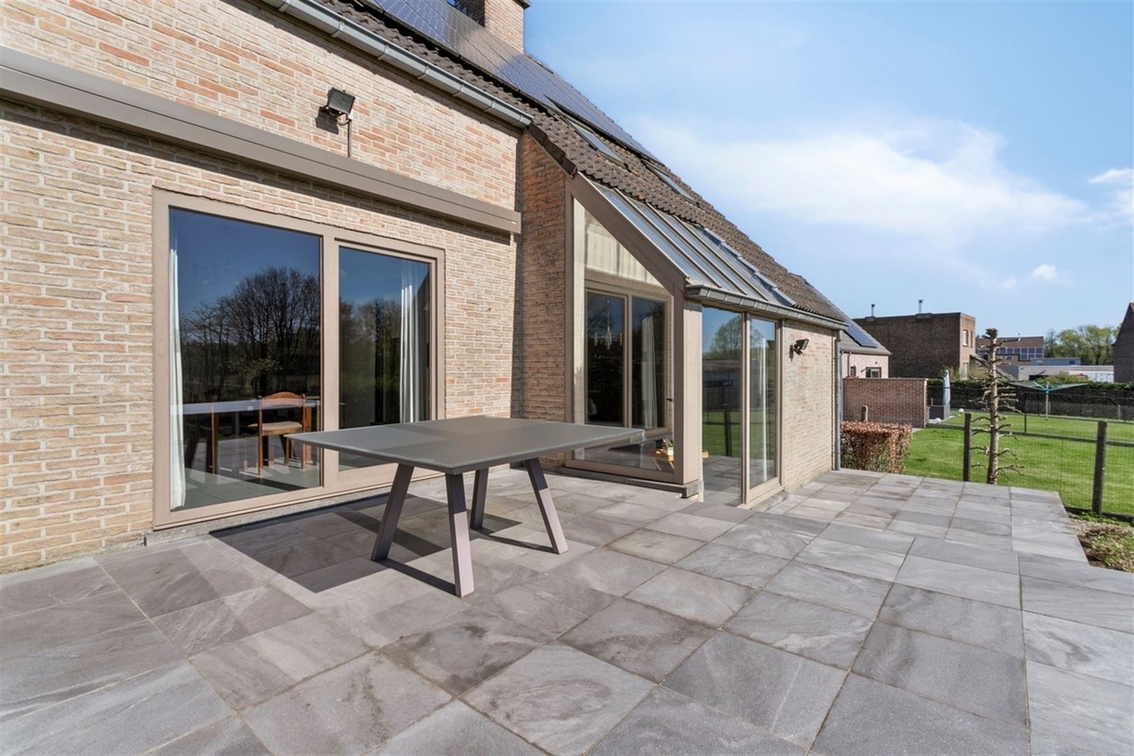 Instapklare mooi gelegen woning in deelgemeente Bevere foto 18