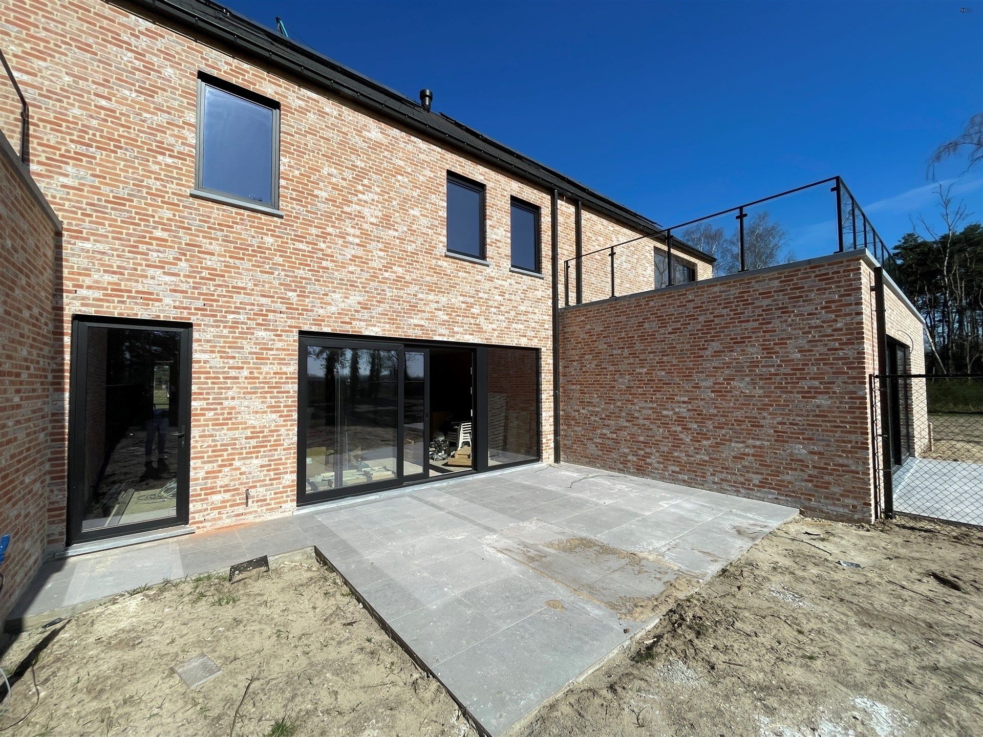 Ruime woning met 3 a 5 slaapkamers foto 3