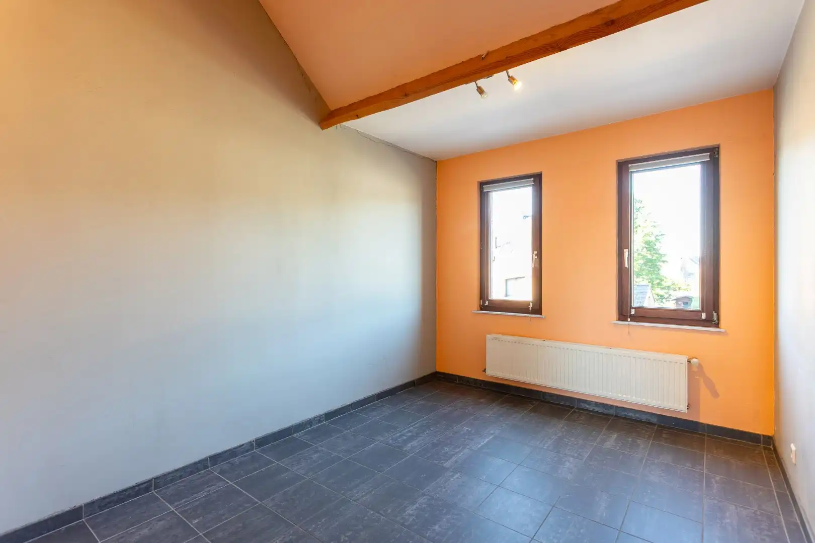 Karaktervolle architectenwoning (EPC B) met 3 slpks, garage en tuin te Lot foto 14