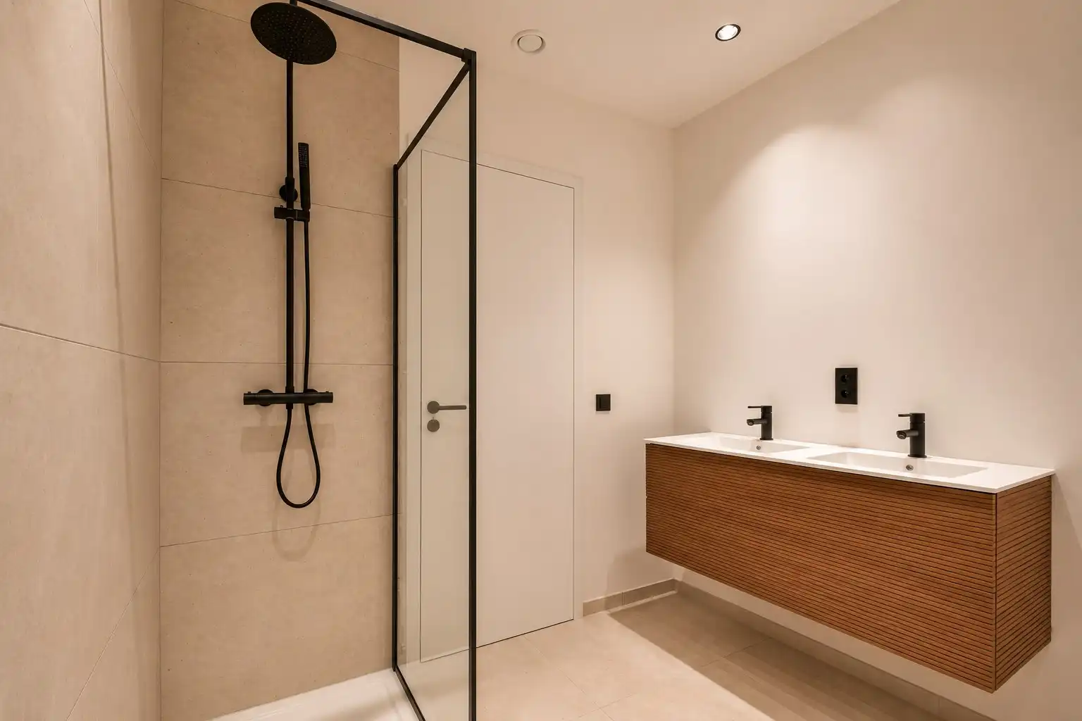 Ruime afgewerkte nieuwbouwwoning met landelijk zicht! foto 17