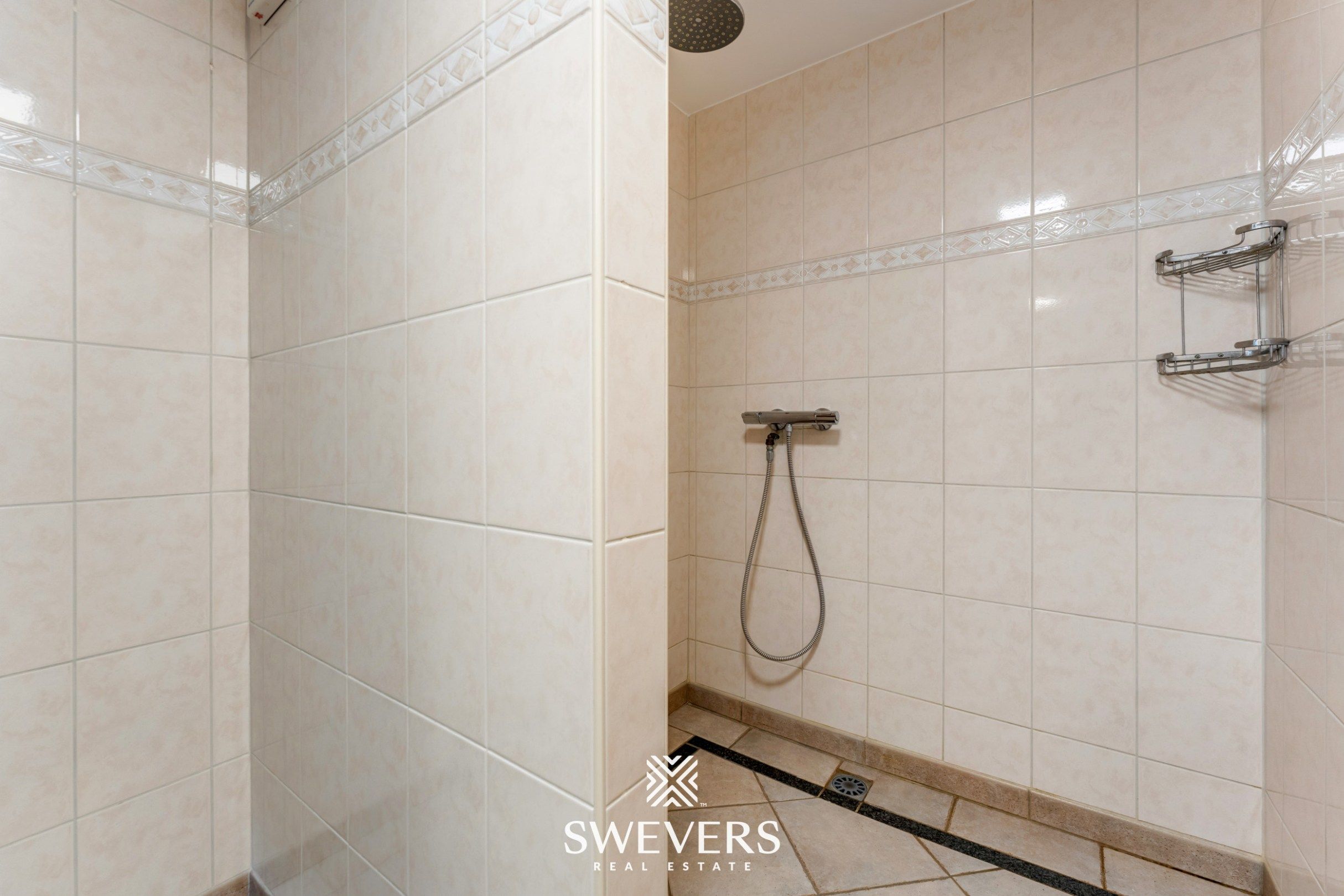 Knusse, hedendaagse gezinswoning met warme indeling en grote, zonnige tuin foto 41