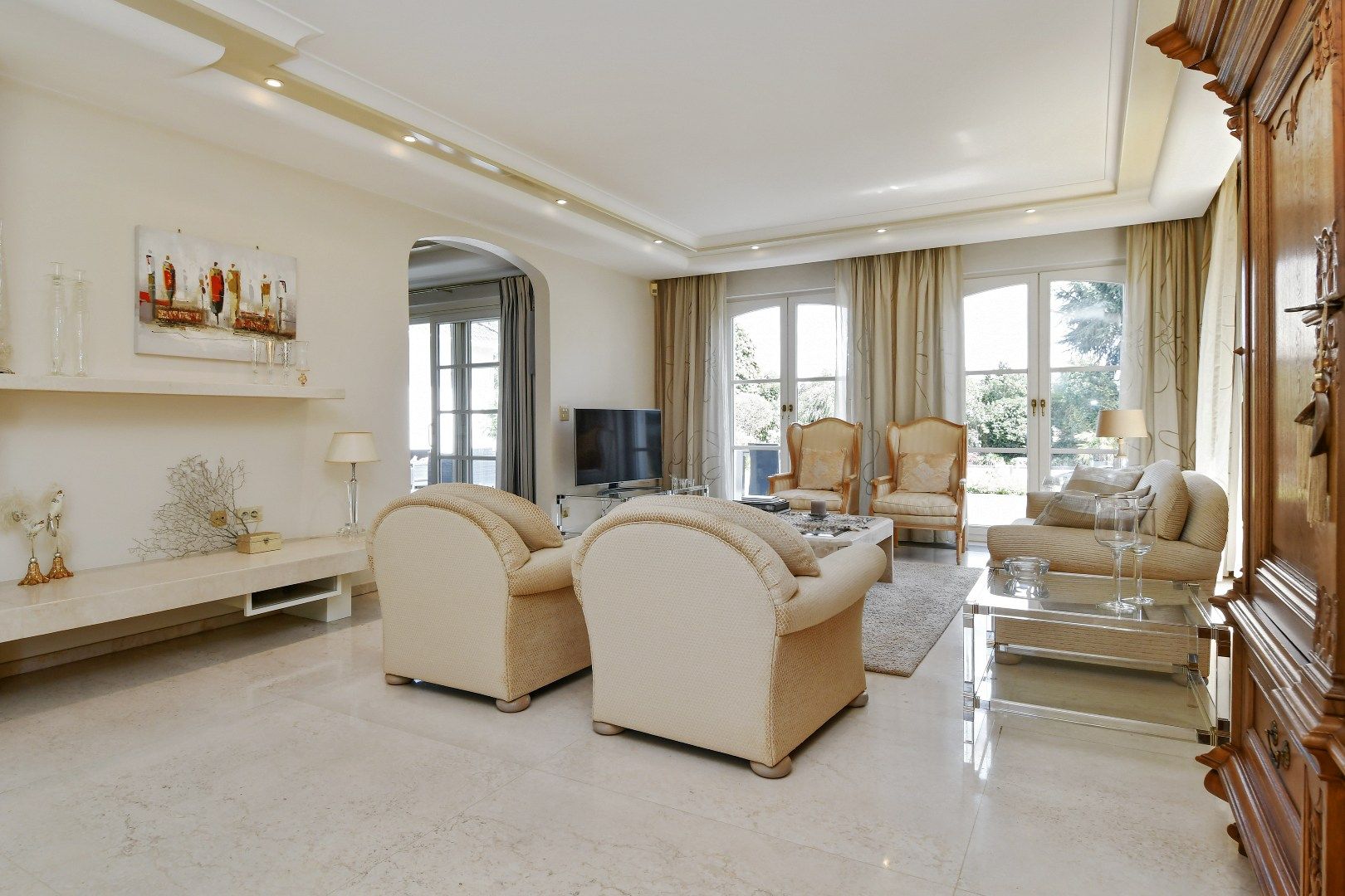 Exclusieve villa met zwembad, poolhouse en royale leefruimtes foto 6