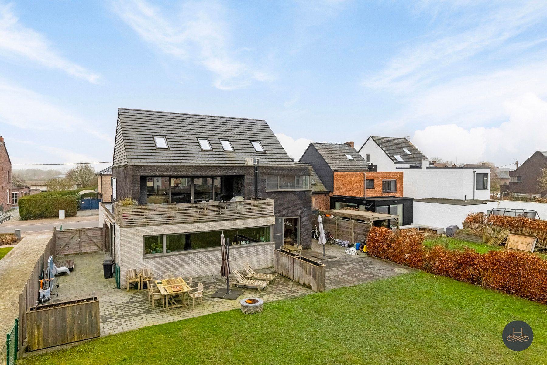 Luxueuze ruime BEN-woning met handelspand en appartement foto 59