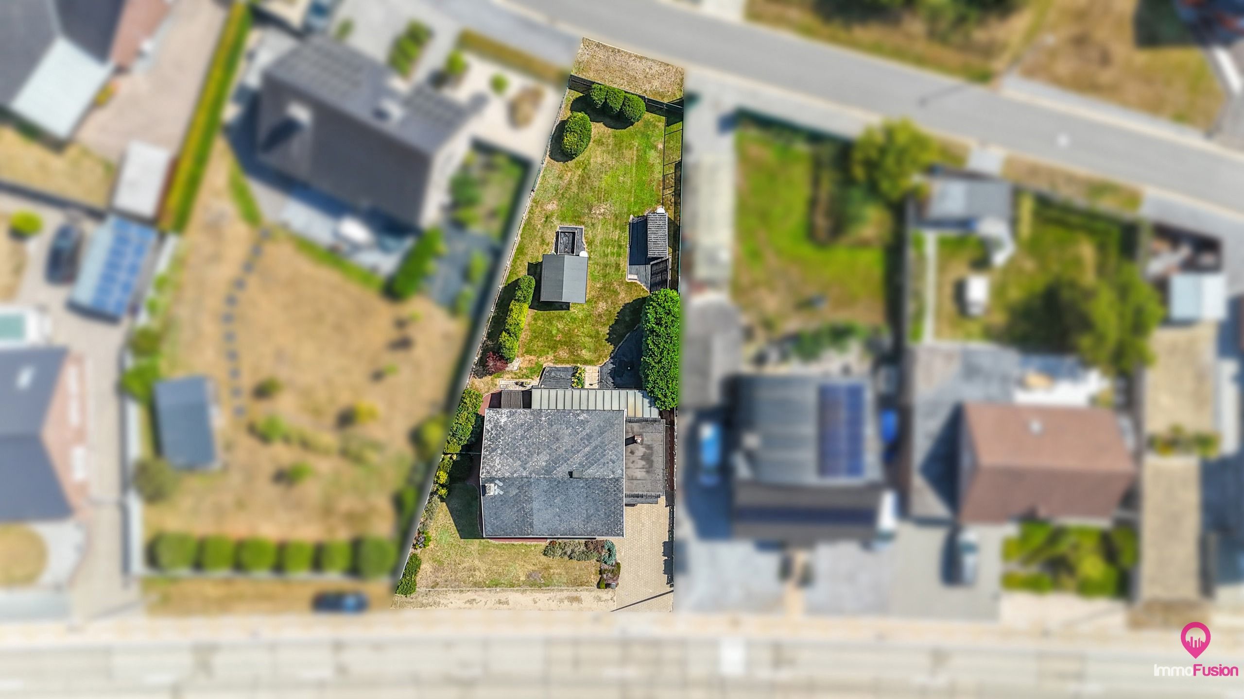 Gelijkvloerse open bebouwing op 6a45 met tuin & garage! foto 34