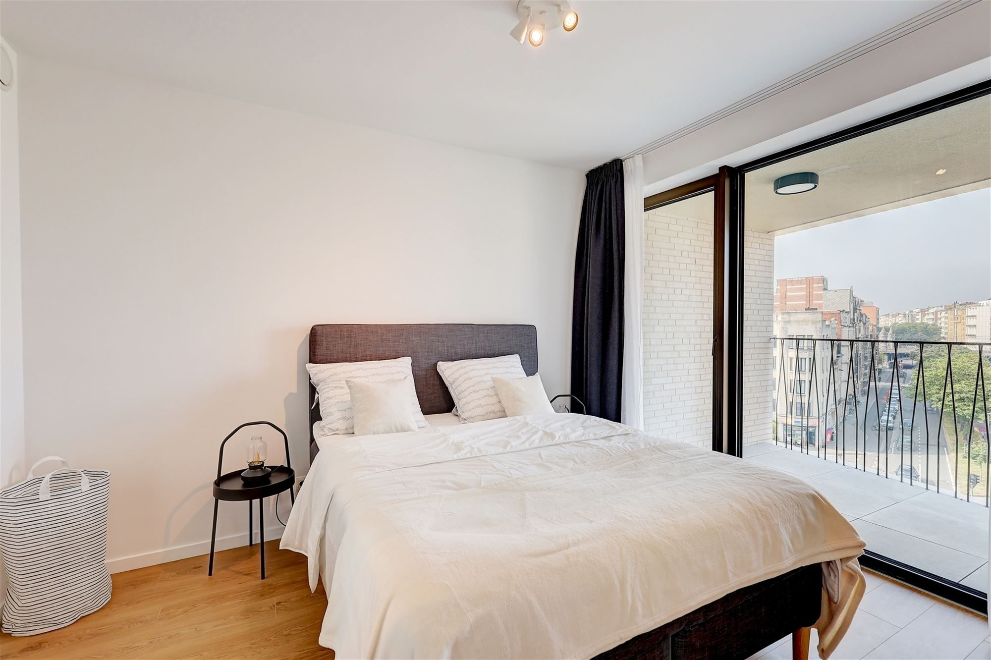 Nieuw gemeubeld appartement met 3 slaapkamers en 3 badkamers Antwerpen foto 12