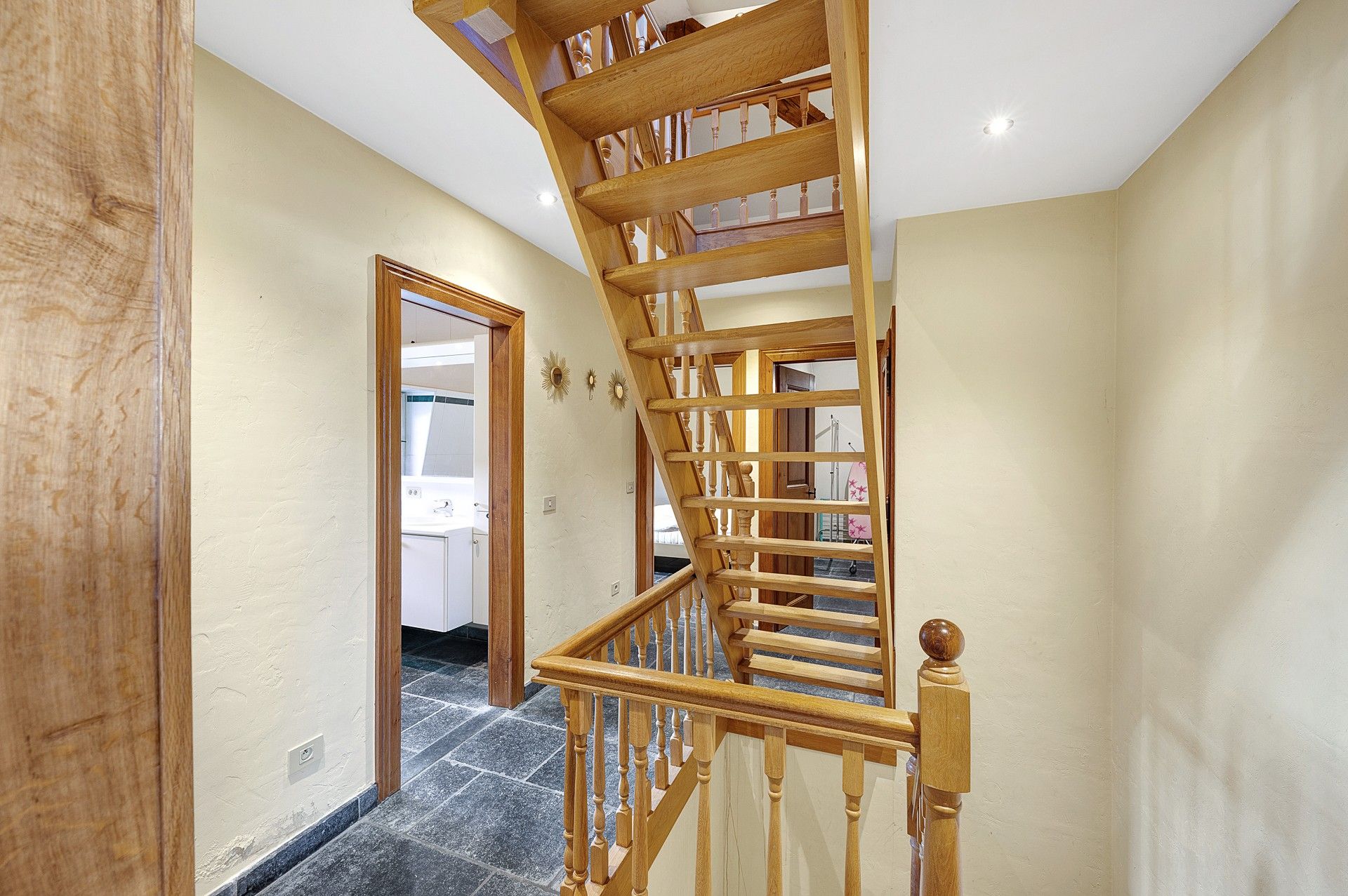 Historisch, uitzonderlijke woning met ongekend potentieel te Damme foto 35