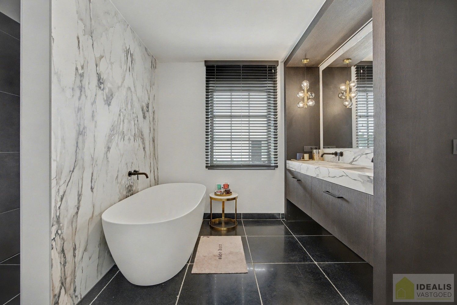 IDEALIS VASTGOED - BIJZONDERE EN HOOGWAARDIG AFGEWERKTE VILLA OP GEGEERDE LOCATIE foto 45