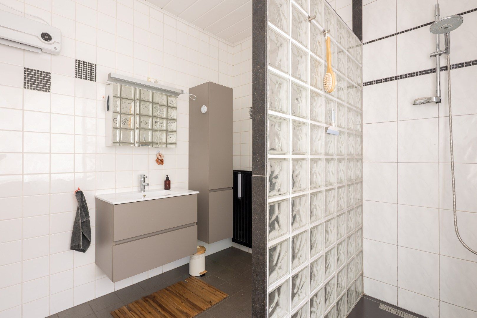 Instapklare gezinswoning te koop!  foto 12