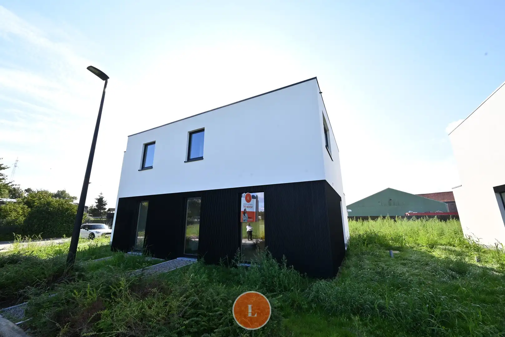 Moderne nieuwbouwwoning met rustige ligging. foto {{pictureIndex}}