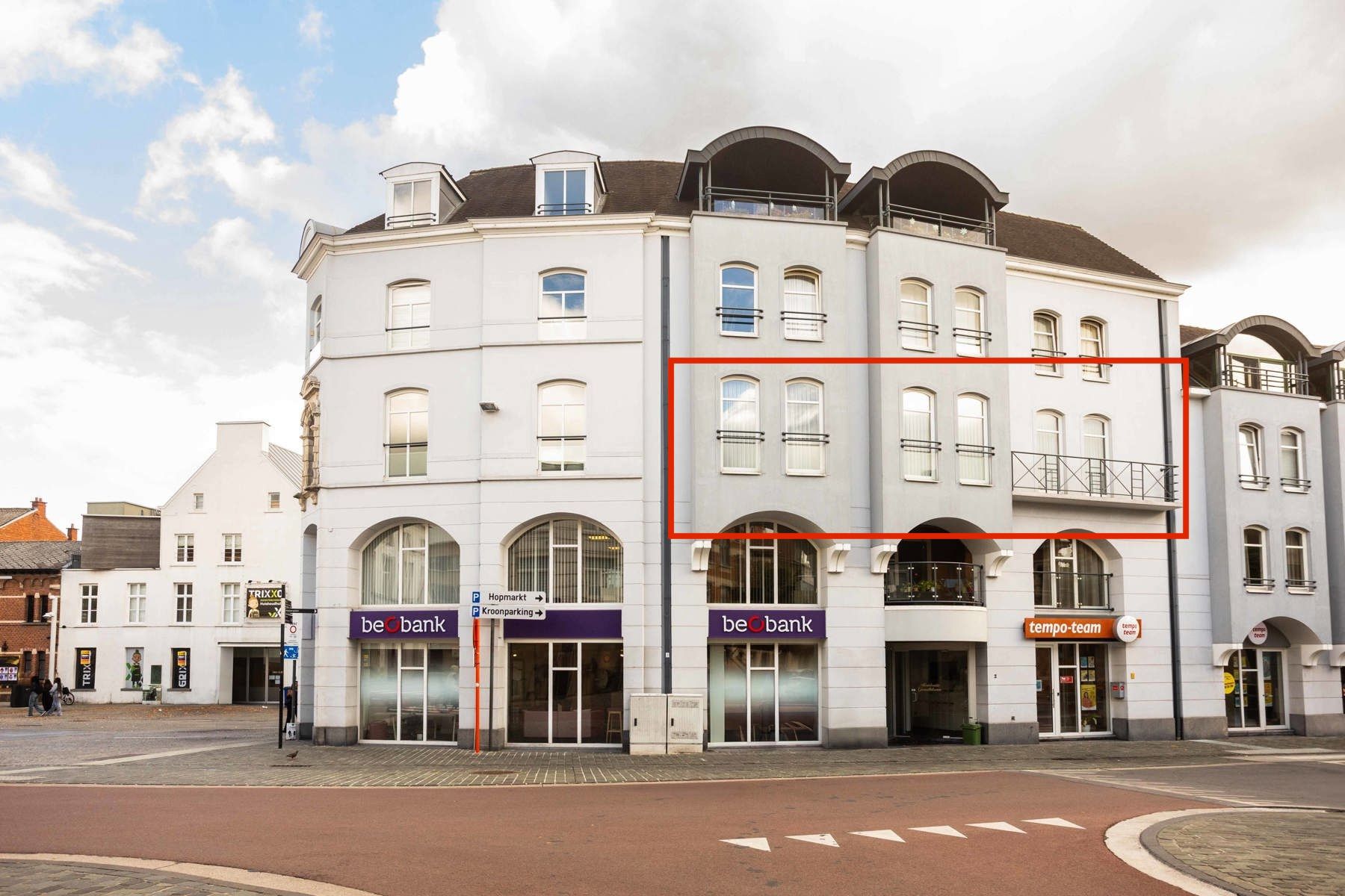 Zeer ruim appartement (124 m²) in centrum Aalst foto {{pictureIndex}}