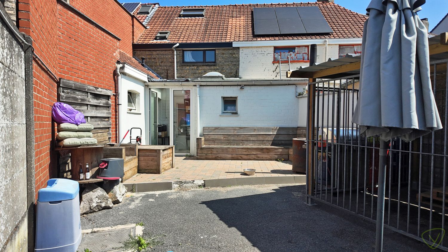 Gezellige stadswoning te huur met ruime garage en parking! foto 8