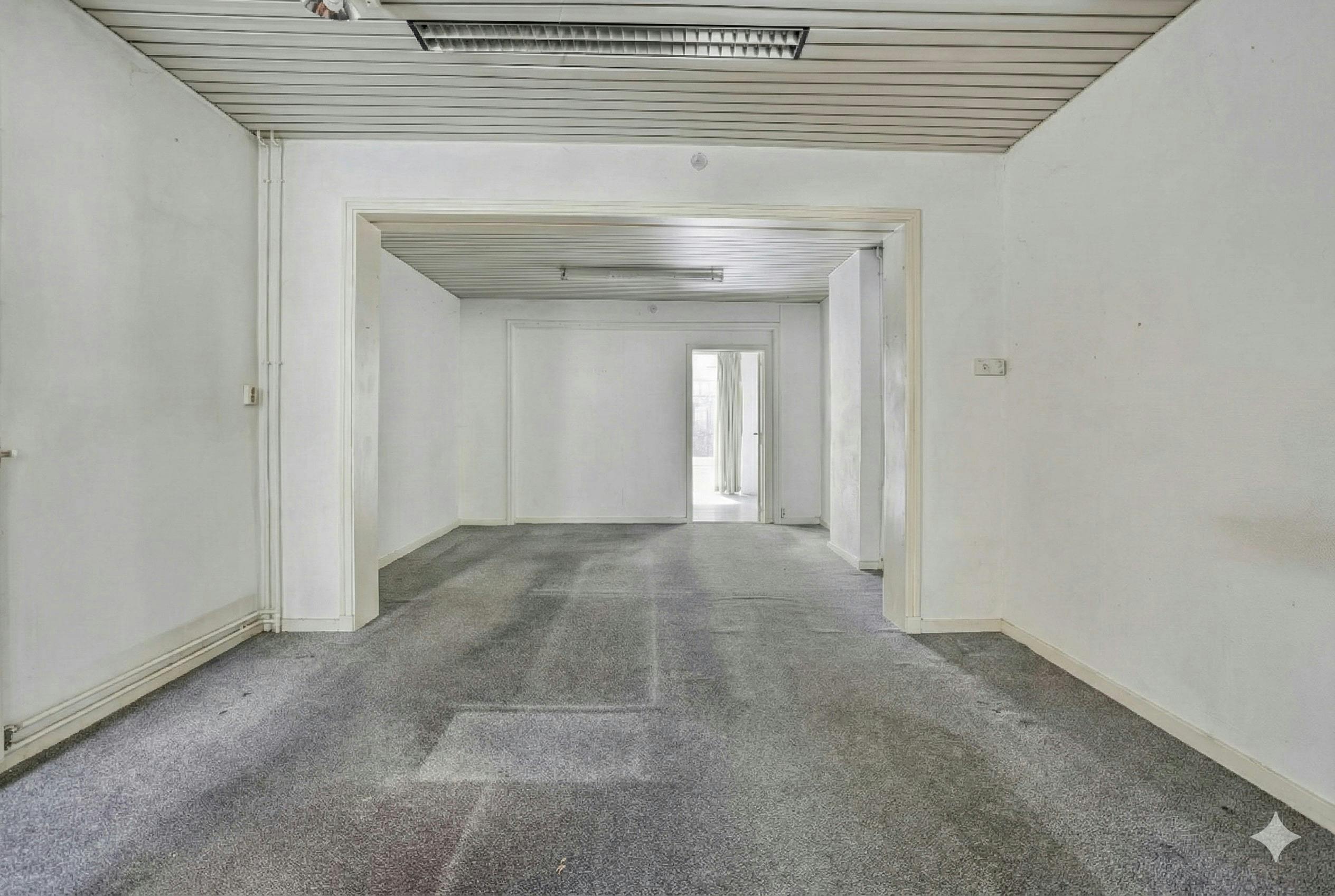 Huis met handelsruimte te koop in centrum Roeselare foto 6