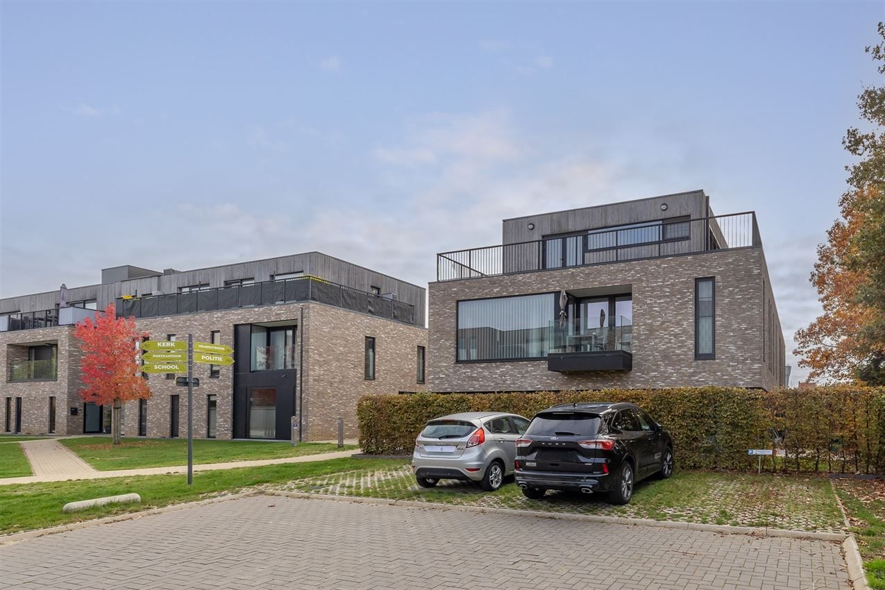 Penthouse met 3 slpk., riant terras, autostaanplaats en kelderberging foto 29
