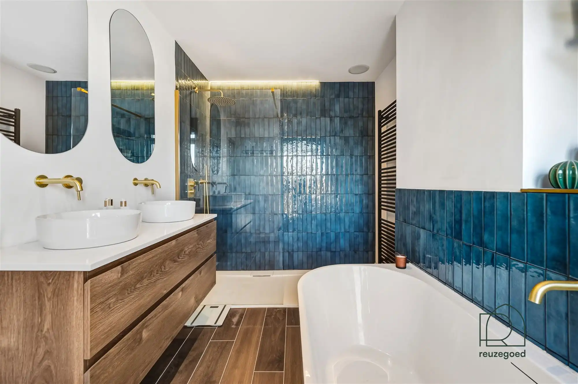 Charmant en gerenoveerd instapklaar huis met 2 slaapkamers  foto 16