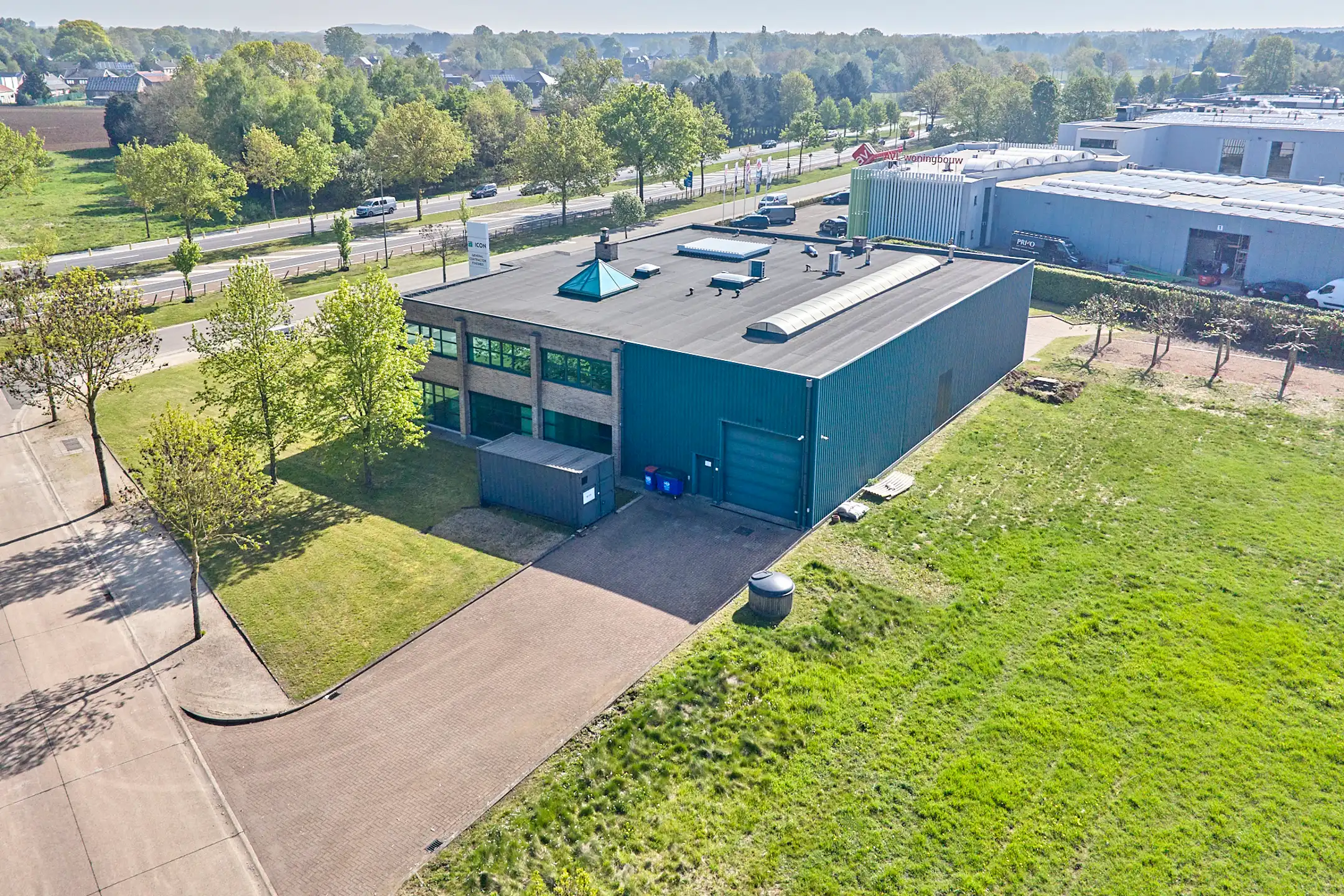 SEMI - INDUSTRIEEL GEBOUW OP ZICHTLOCATIE IN BERINGEN foto 29