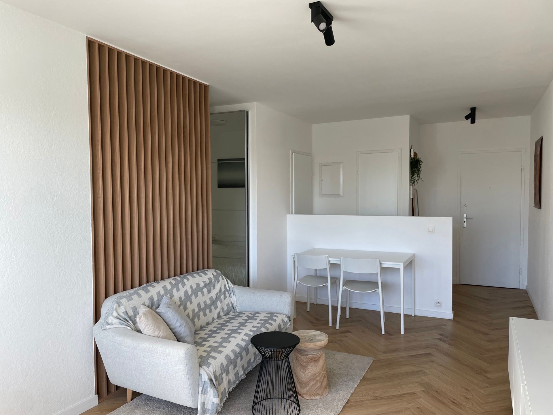 Te huur: Gemeubeld appartement met terras op toplocatie foto 8